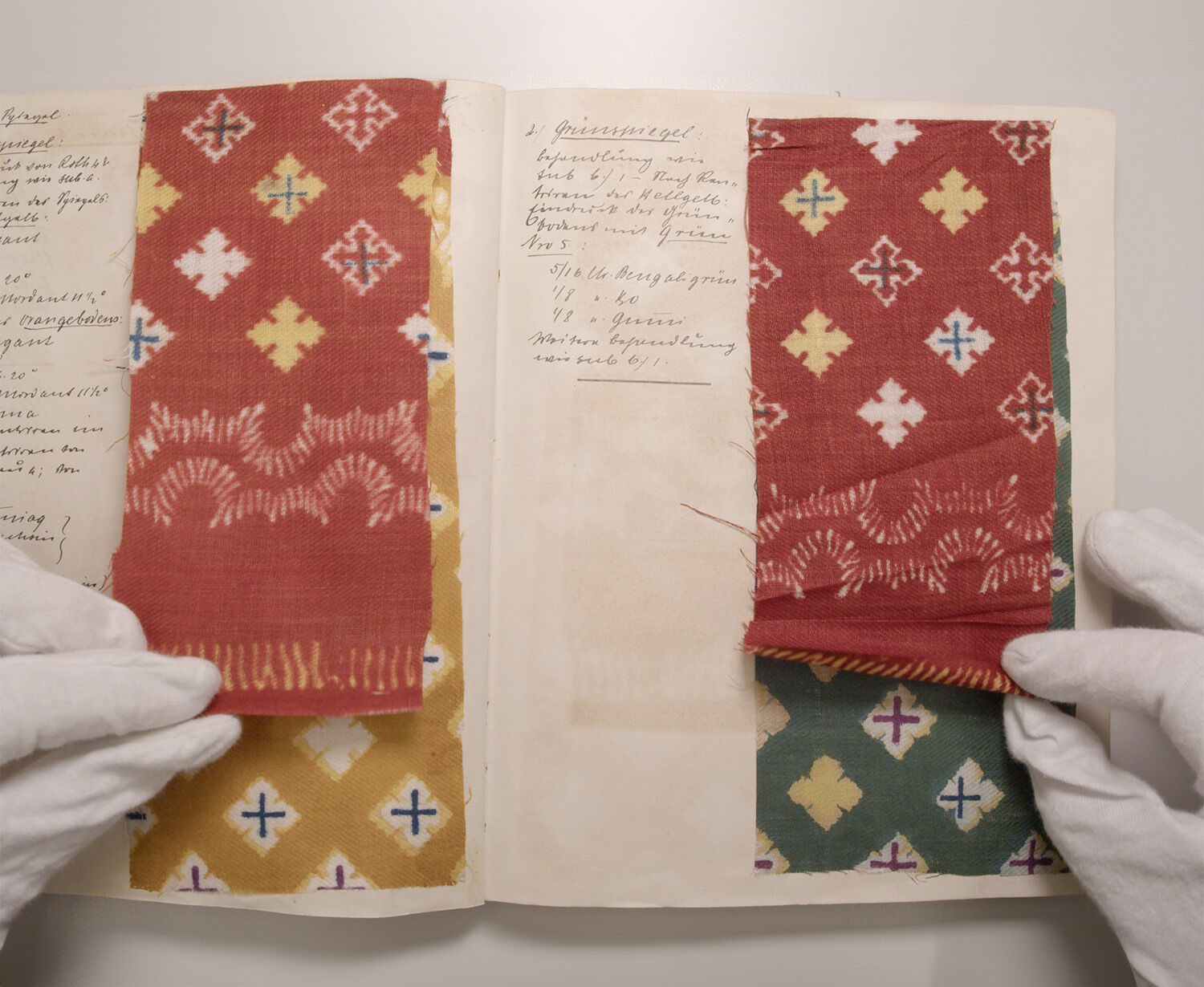 Denise Bertschi<br>Colors of (Colonial) Chemistry